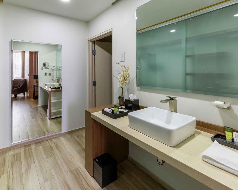 Verticca Hotel image