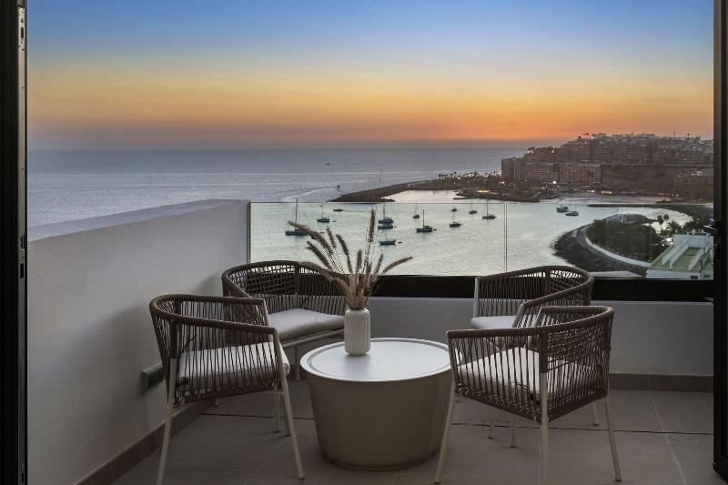 Palmera Sea View image