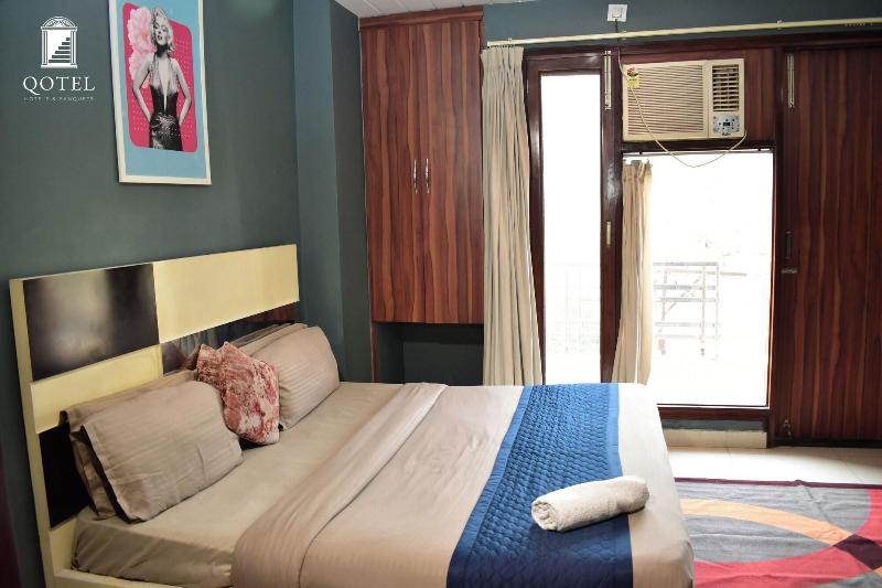 Qotel Hotel Church House Rohini Sector15 image