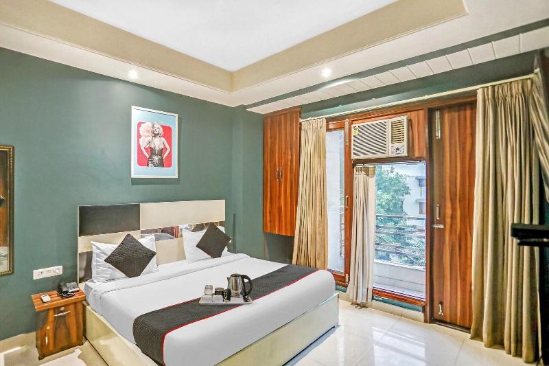 Qotel Hotel Church House Rohini Sector15 image