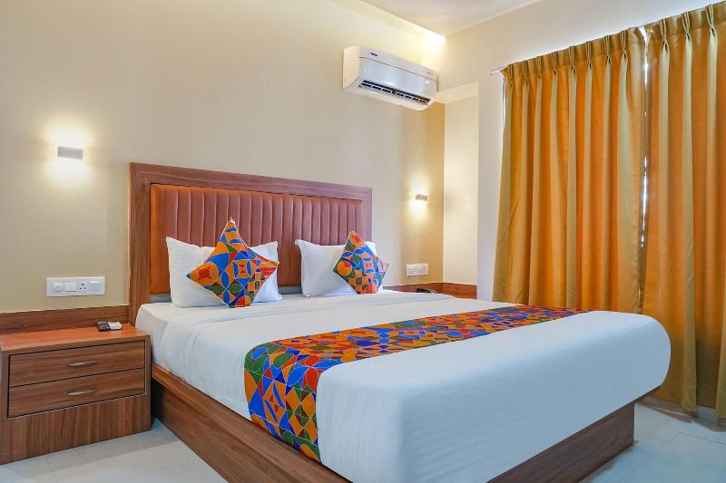 Fabhotel Emersion Residency image