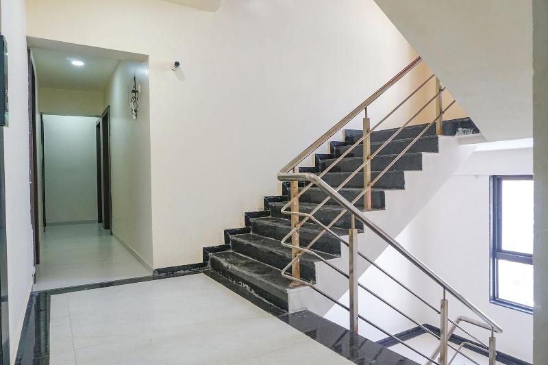 Fabhotel Emersion Residency image