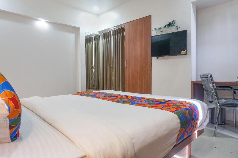 Fabhotel Emersion Residency image