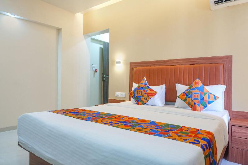 Fabhotel Emersion Residency image
