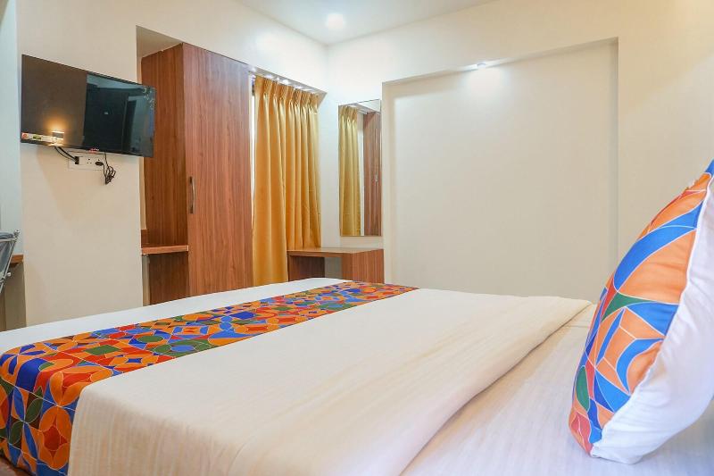 Fabhotel Emersion Residency image