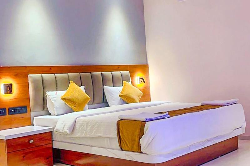 Fabhotel Emersion Residency image