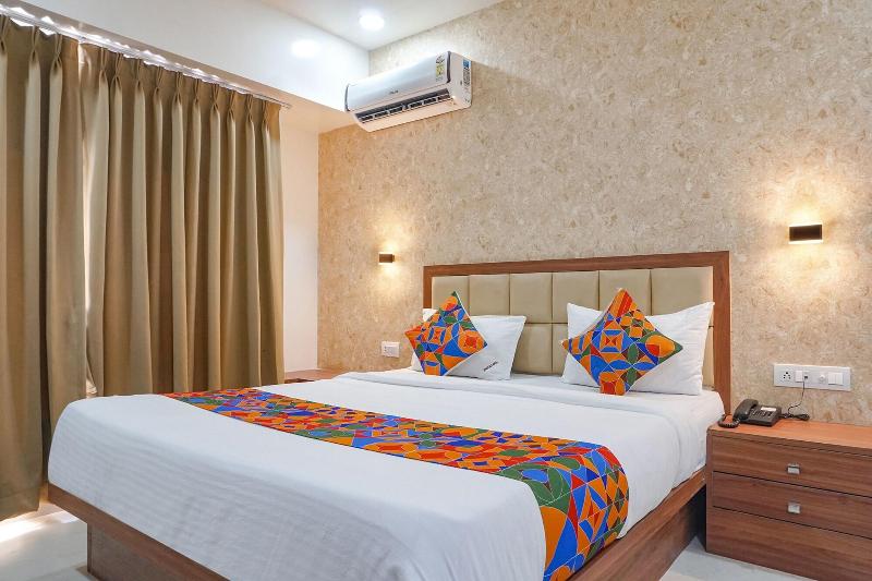 Fabhotel Emersion Residency image