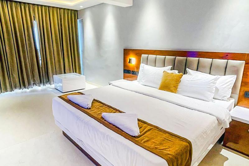 Fabhotel Emersion Residency image