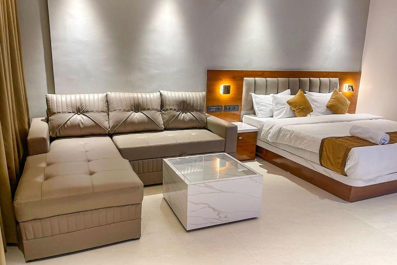 Fabhotel Emersion Residency image