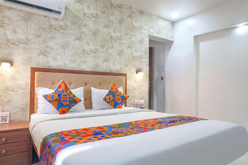 Fabhotel Emersion Residency image