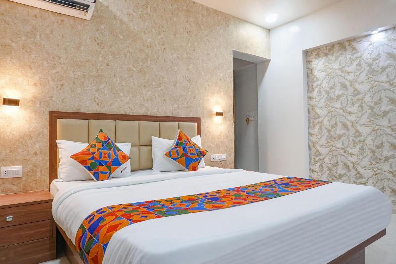Fabhotel Emersion Residency image
