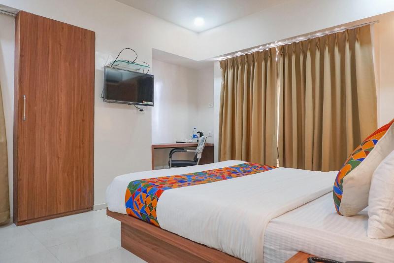 Fabhotel Emersion Residency image