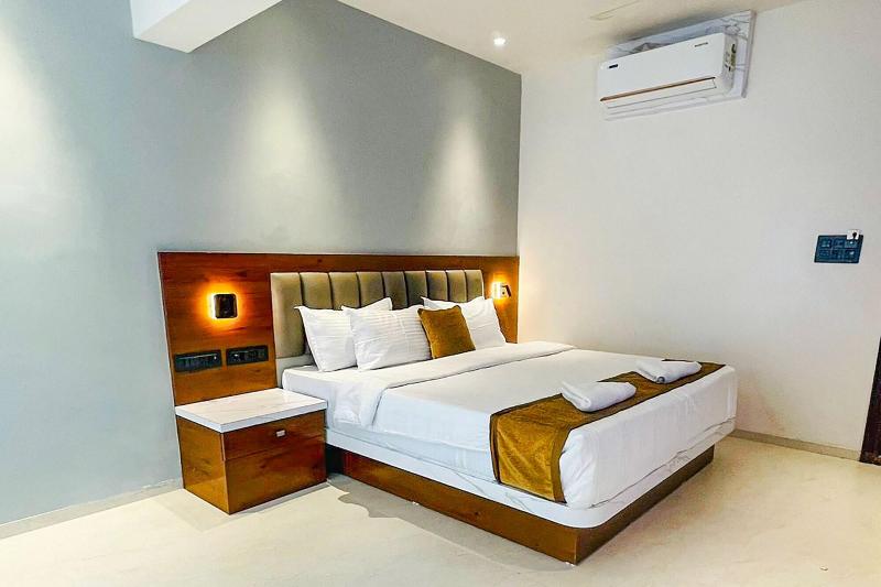Fabhotel Emersion Residency image