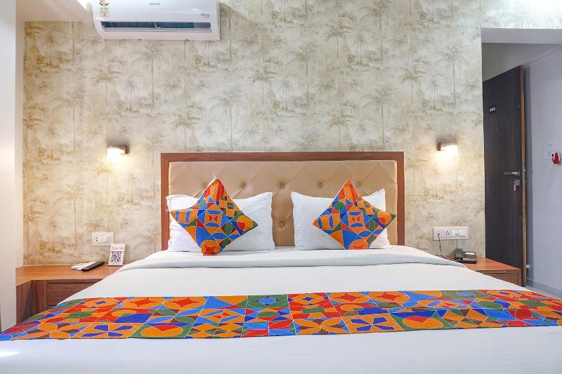 Fabhotel Emersion Residency image