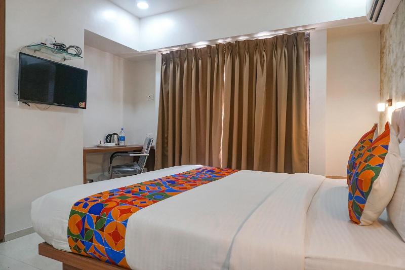 Fabhotel Emersion Residency image