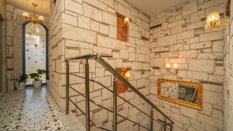 Lamur Otel