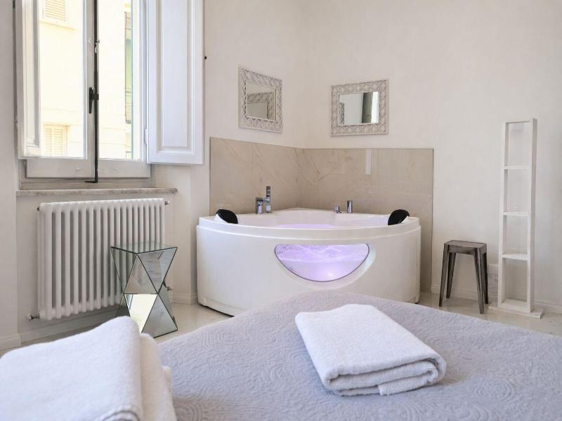 Allegra Viareggio image