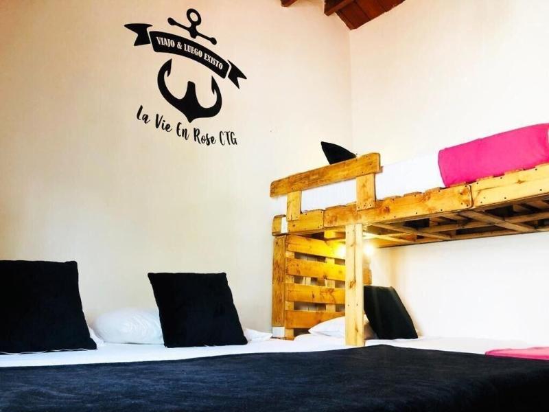 Hostal Y Restaurante La Vie En Rose image