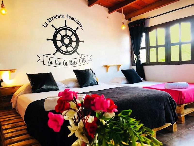 Hostal Y Restaurante La Vie En Rose image