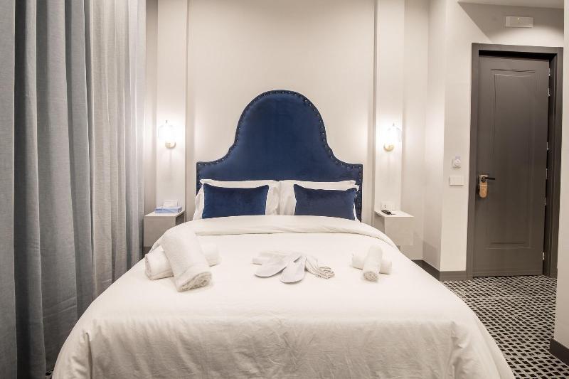 Three Rooms Toledo Luxury image