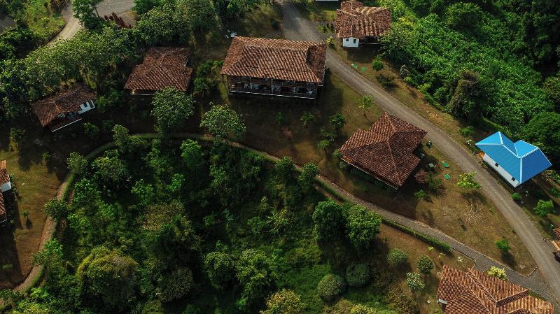El Lugar image