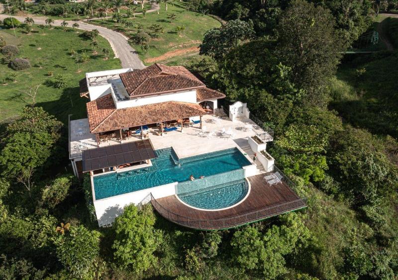 El Lugar image