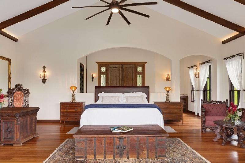 El Lugar image