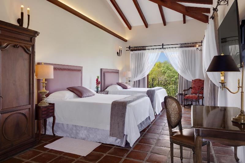 El Lugar image