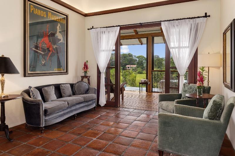 El Lugar image