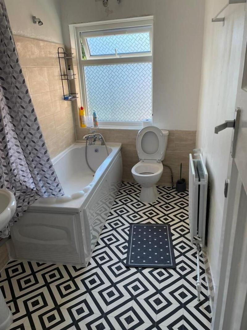Rahal Hackney image