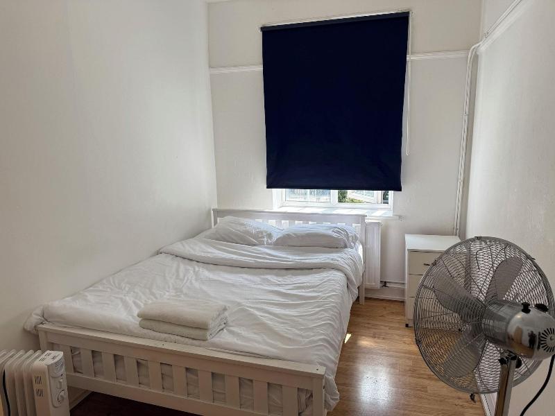 Rahal Hackney image