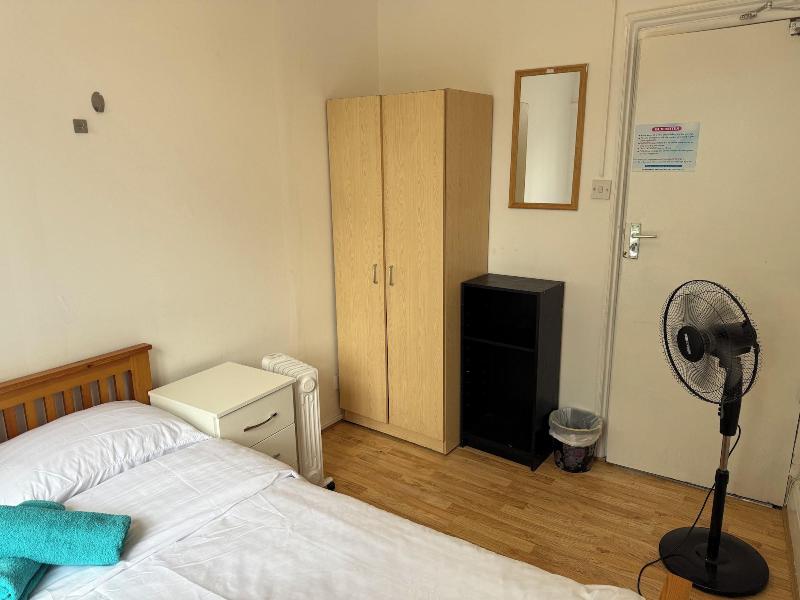 Rahal Hackney image