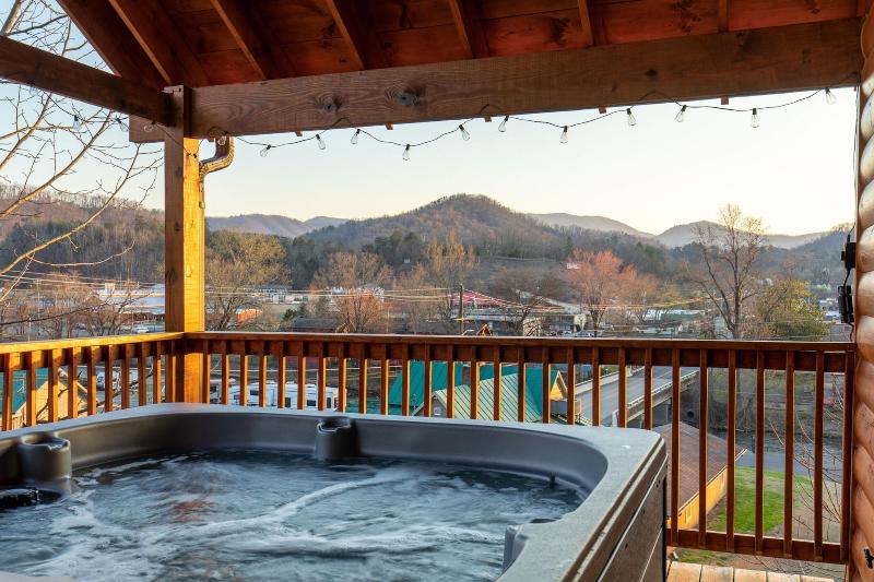Parkway Paradise W Private Hot Tub — photo 41