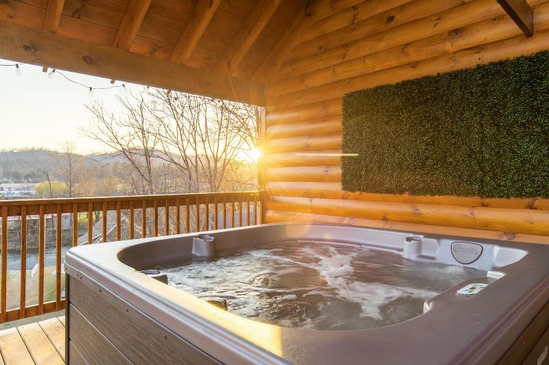 Parkway Paradise W Private Hot Tub — photo 39