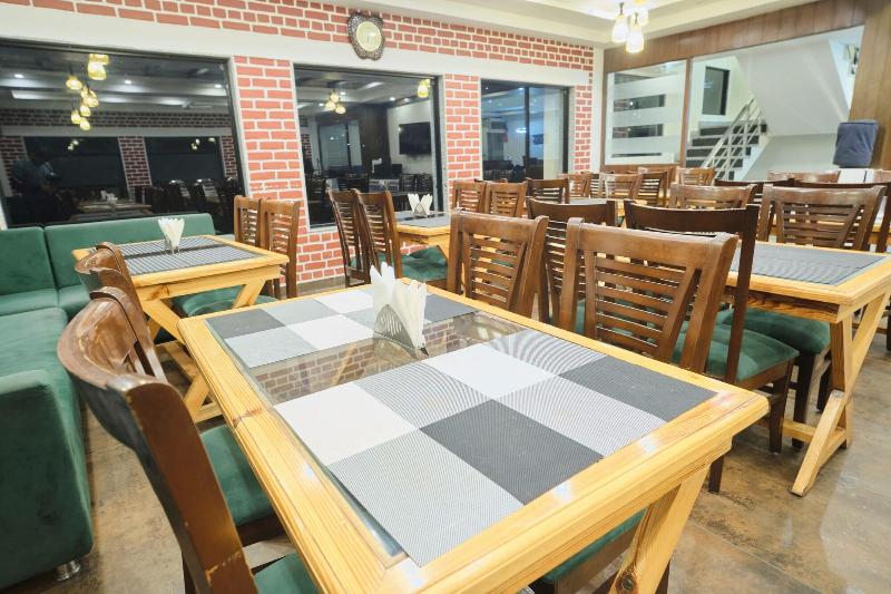 Trideus Chandseena Valley Resort image