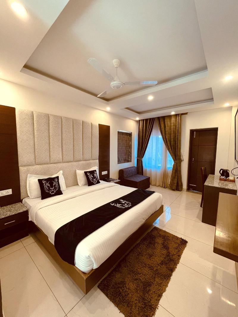 Trideus Chandseena Valley Resort image