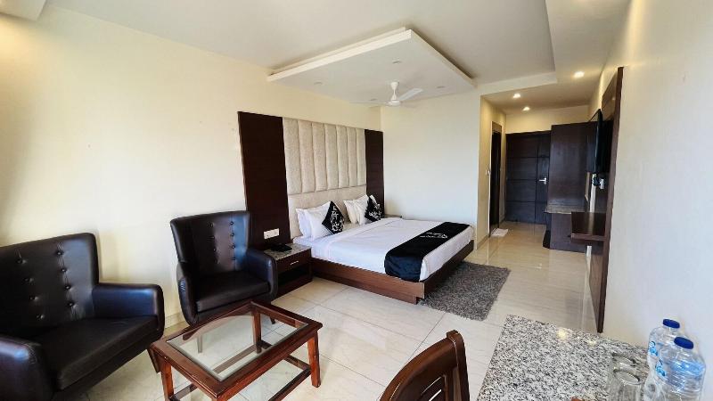 Trideus Chandseena Valley Resort image