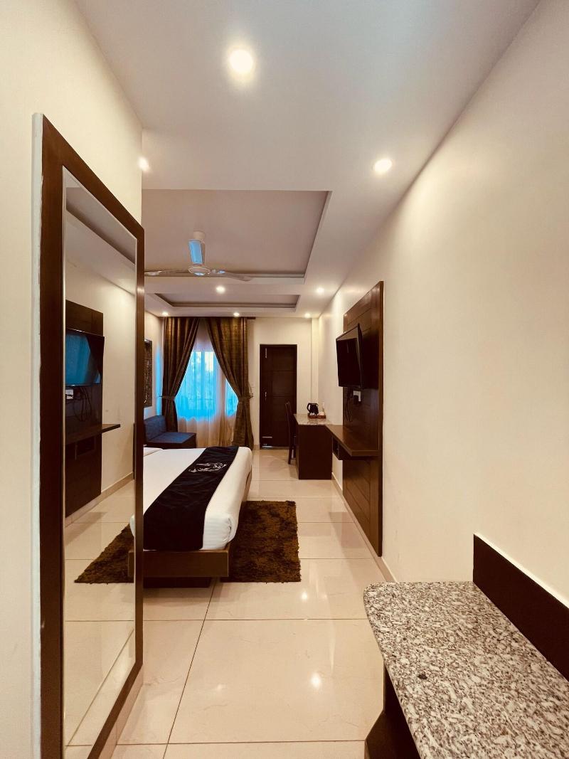 Trideus Chandseena Valley Resort image