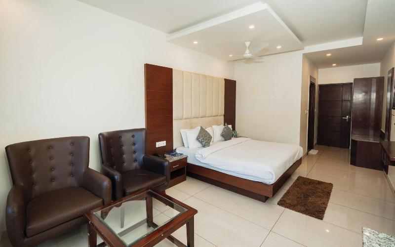 Trideus Chandseena Valley Resort image