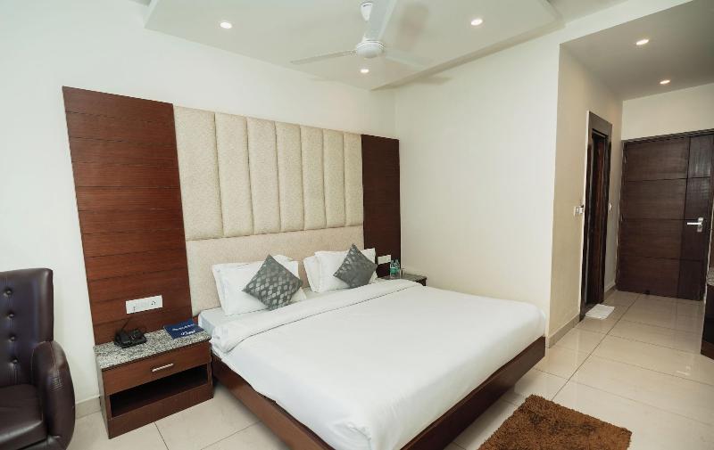Trideus Chandseena Valley Resort image