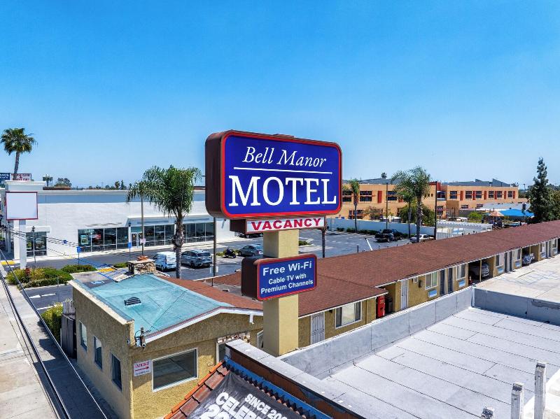 Bell Manor Motel image
