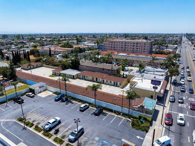 Bell Manor Motel image