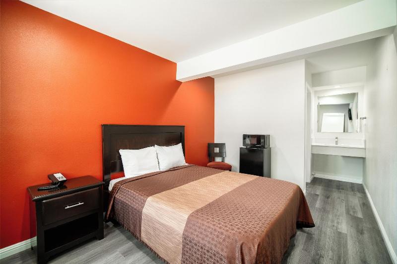 Bell Manor Motel image