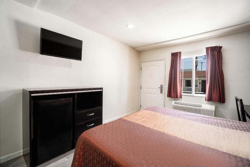 Bell Manor Motel image