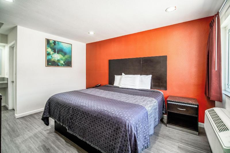 Bell Manor Motel image