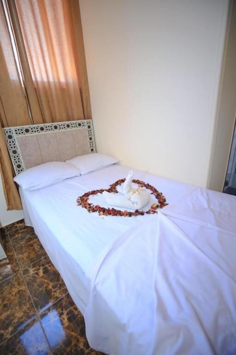 El Khalil Pyramids Inn image