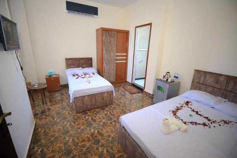 El Khalil Pyramids Inn image