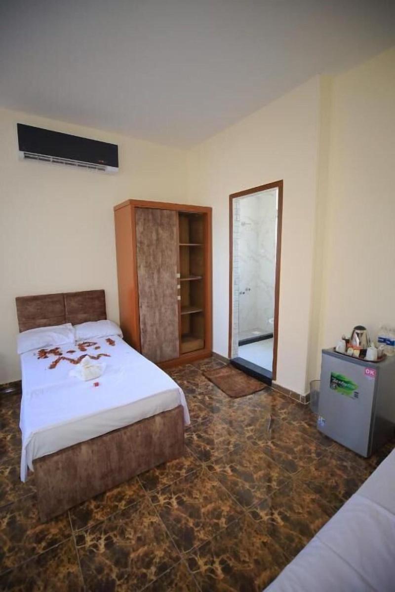 El Khalil Pyramids Inn image