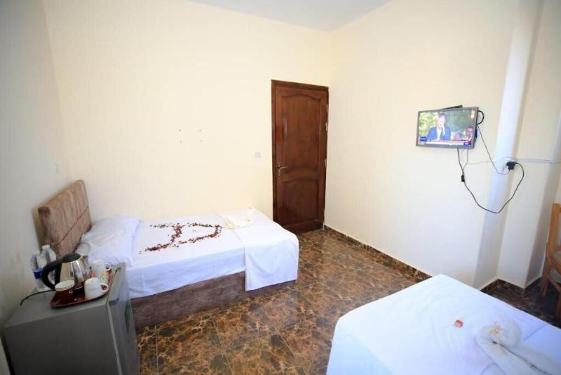El Khalil Pyramids Inn image