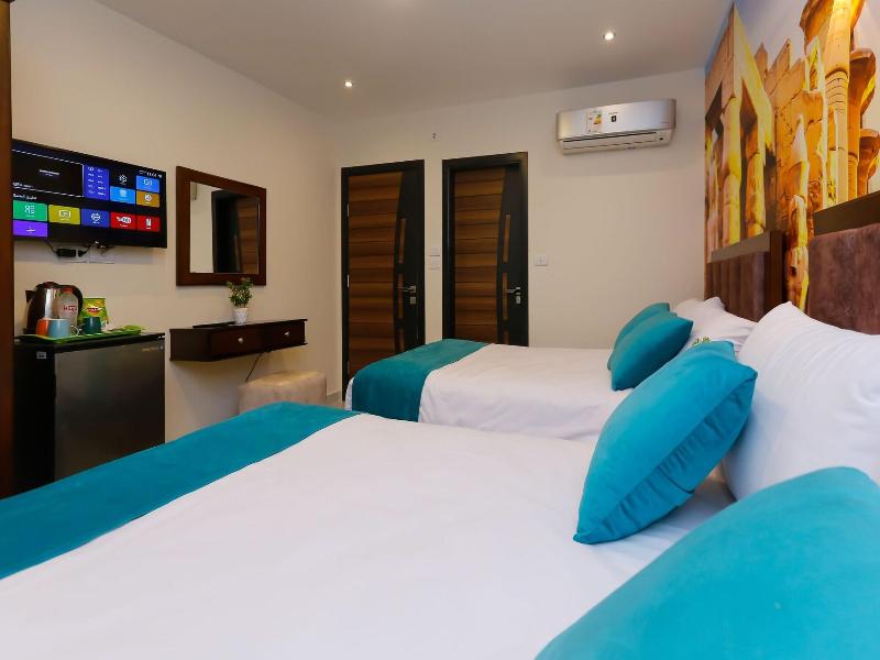 Diamonds Pyramids View Inn image